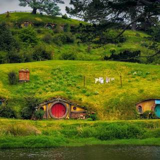 Hobbit Hole desktop wallpaper