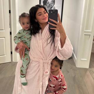 Kylie Jenner and Stormi Webster wallpaper