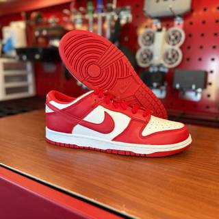 Red Low Dunks wallpaper