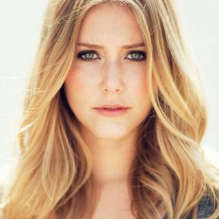 Julianna Guill wallpaper