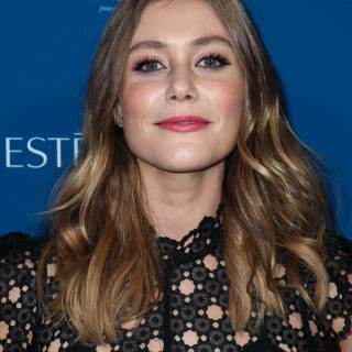 Julianna Guill wallpaper