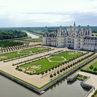 Chambord wallpaper