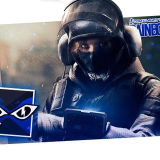 Monika IQ Weiss wallpaper