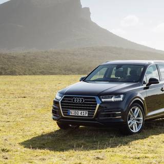 Audi Q7 2016 black wallpaper