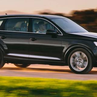 Audi Q7 2016 black wallpaper