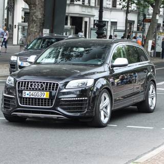 Audi Q7 2016 black wallpaper