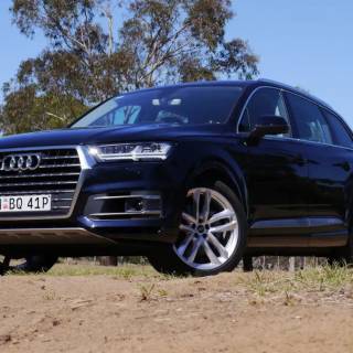 Audi Q7 2016 black wallpaper