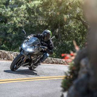 Black Ninja 650 wallpaper