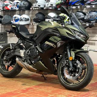 Black Ninja 650 wallpaper