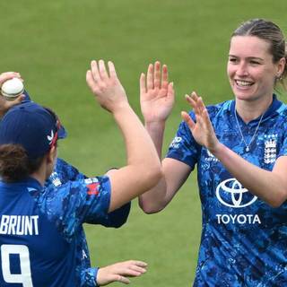 Lauren Bell wallpaper