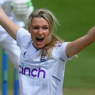 Lauren Bell wallpaper