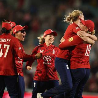 Lauren Bell wallpaper