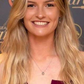 Lauren Bell wallpaper