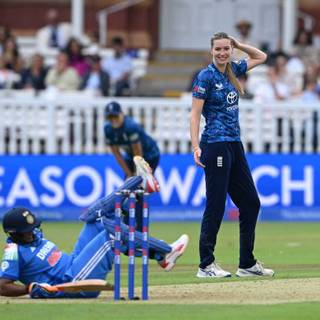 Lauren Bell wallpaper