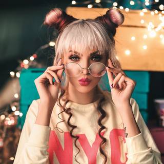 Young girl aesthetic wallpaper