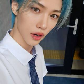 Stray Kids Felix blue hair wallpaper