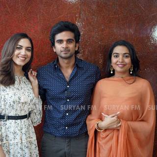 Nitham Oru Vaanam wallpaper