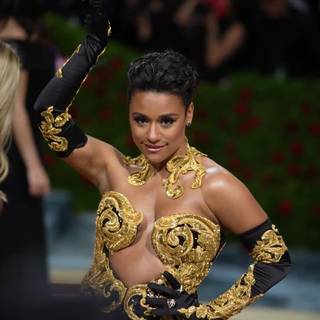 Ariana DeBose wallpaper