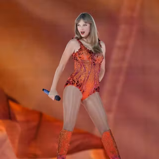 Taylor Swift The Life of A Showgirl wallpaper