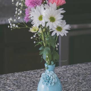 Flowers in a vase wallpaper