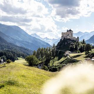 Tarasp Castle wallpaper