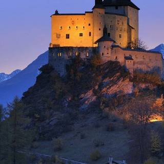 Tarasp Castle wallpaper