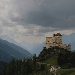 Tarasp Castle wallpaper