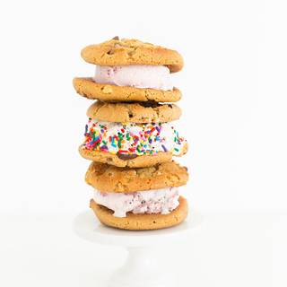 Ice cream and sugar cookies wallpaper
