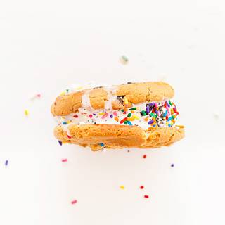 Ice cream and sugar cookies wallpaper