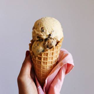 Ice cream and sugar cookies wallpaper