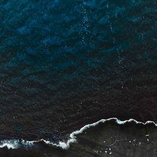 iPhone deep ocean wallpaper