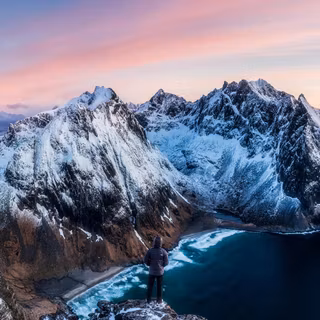 Winter mountain Android wallpaper