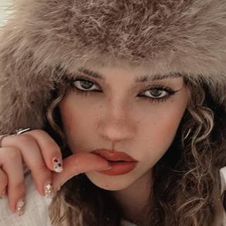 Daniela Avanzini wallpaper