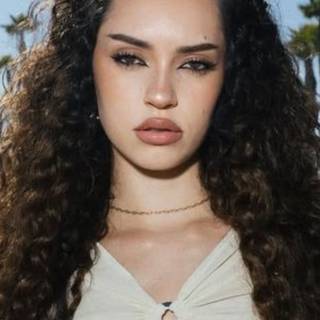 Daniela Avanzini wallpaper