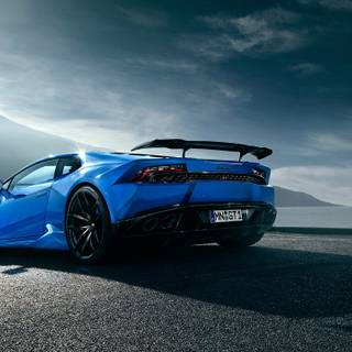 Blue Lamborghini Huracán wallpaper