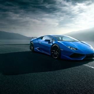 Blue Lamborghini Huracán wallpaper
