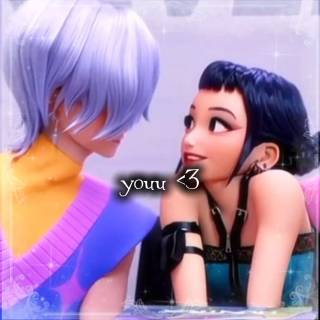 Zoey and Mystery kissing wallpaper