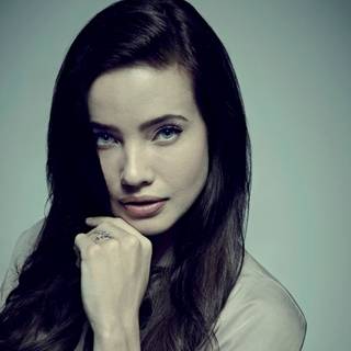 Stephanie Corneliussen wallpaper