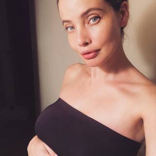 Stephanie Corneliussen wallpaper