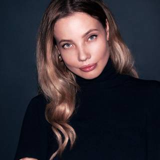 Stephanie Corneliussen wallpaper