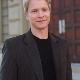 Logan Huntzberger wallpaper