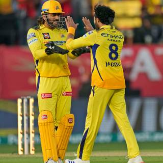 Jadeja and Dhoni wallpaper