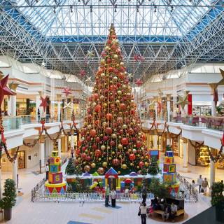 Christmas in Dubai wallpaper