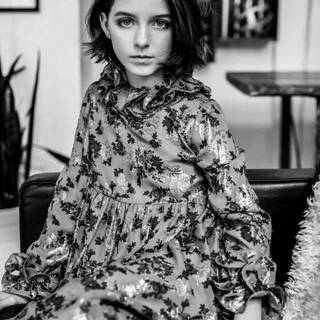 McKenna Grace iPhone wallpaper