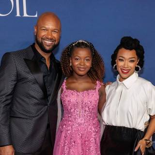 Sarah's Oil wallpaper