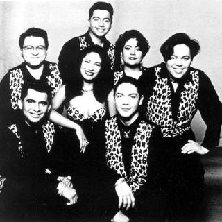 Selena y Los Dinos wallpaper