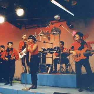 Selena y Los Dinos wallpaper