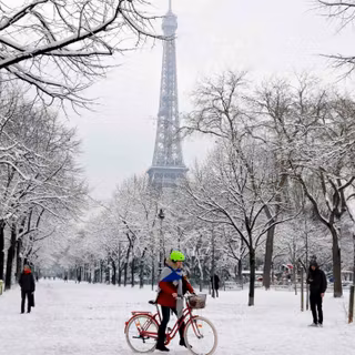 Paris snow wallpaper