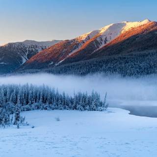 Snowy day mountains wallpaper