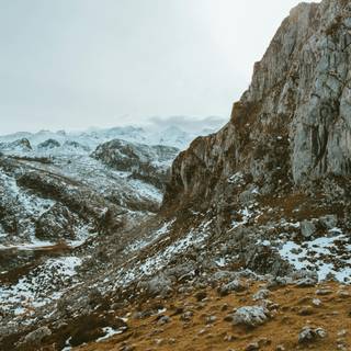 Snowy day mountains wallpaper